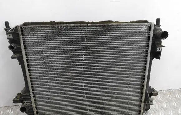 Jaguar XF Coolant radiator 4R838005BE