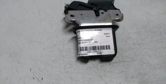 Volkswagen PASSAT B6 Tailgate/trunk/boot lock/catch/latch 4F5827505D