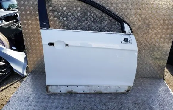 Chevrolet Captiva Front door