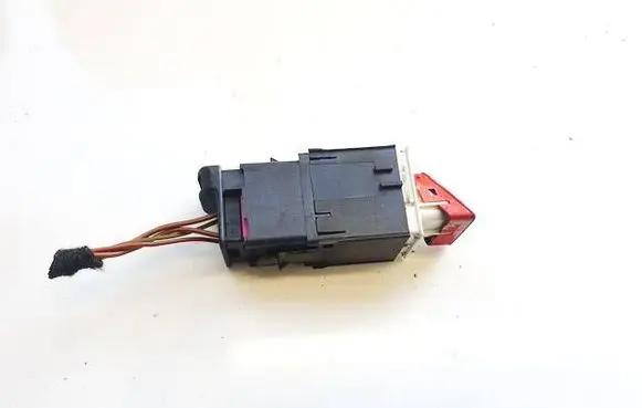 Volkswagen PASSAT B6 Hazard light switch 3C0953509A