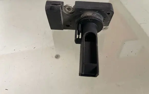 Toyota Avensis Verso Mass air flow meter 2220427010 AFH70M23 1906