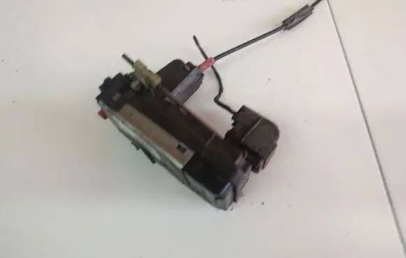 Opel Astra H Rear door lock