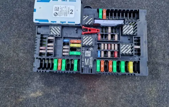 BMW 3 G20 G21 Fuse module 8715718 P00166268AD 18B285GA1575
