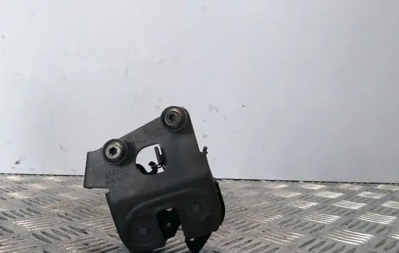 BMW 5 E60 E61 Seat back rest lock catch 52207112863