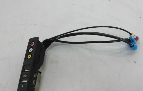 Mercedes-Benz S W222 USB socket connector A2228200415
