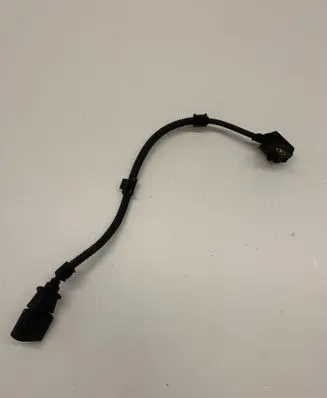 Volkswagen PASSAT B6 Crankshaft position sensor 9805940