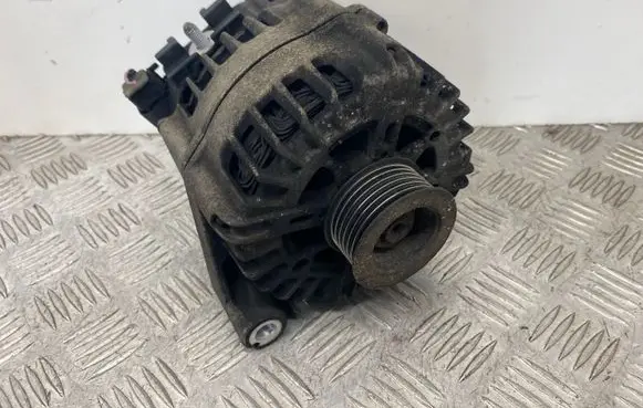BMW 5 F10 F11 Generator/alternator 8515754