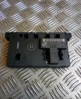 Mercedes-Benz C W203 Door control unit/module 2038201585
