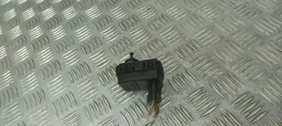 Headlight level adjustment motor