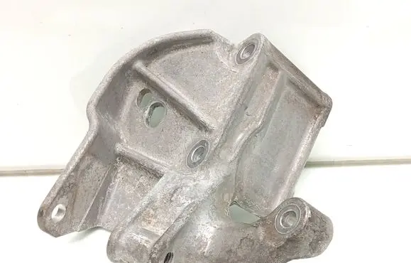 Volvo V40 Engine mounting bracket 31480515