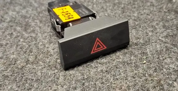 Seat Ibiza V (KJ) Hazard light switch 5F0953235A