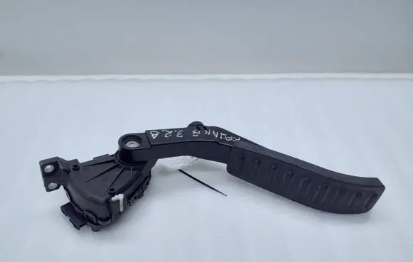 Porsche Cayenne (9PA) Accelerator throttle pedal 7L0723507B