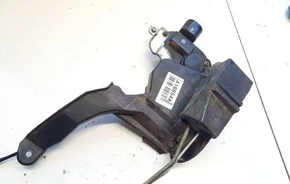 Toyota Avensis Verso Front door lock 4f0215 260am