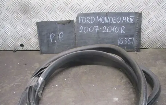 Ford Mondeo MK IV Rubber seal loading door 
