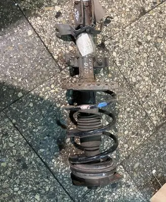 Renault Clio III Front shock absorber/damper