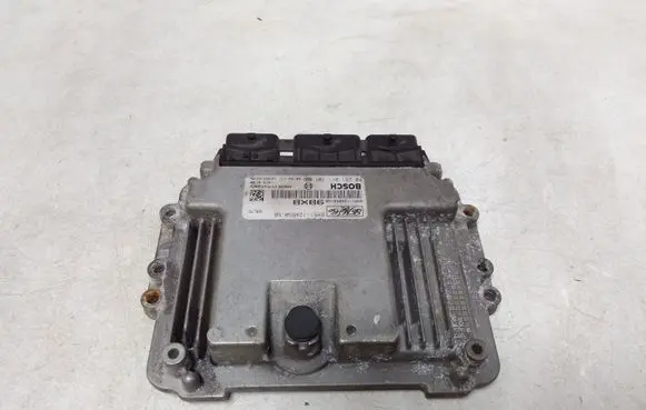 Ford Focus Engine control unit/module 6M5112A650NB