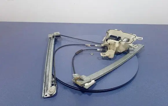Seat Toledo III (5P) Front door window regulator with motor 5P08337401H