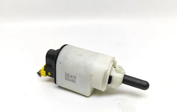 Peugeot 208 Brake pedal sensor switch 9813503180 21800V
