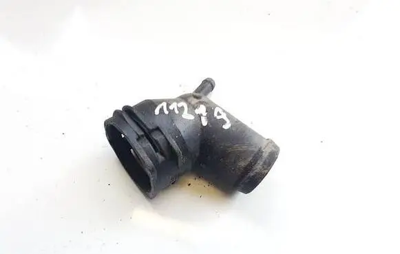 Volkswagen PASSAT B6 Engine coolant pipe/hose 3C0122291