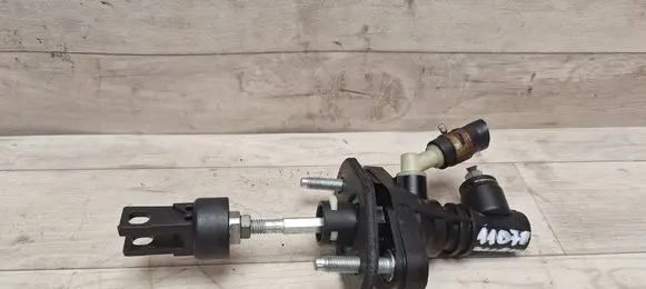 Toyota Auris 150 Clutch master cylinder 3142002031B 3142002031