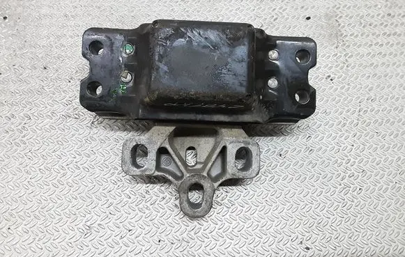 Volkswagen Touran I Engine mount bracket 1K0199555