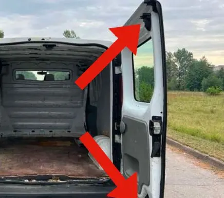 Opel Vivaro Loading door lock