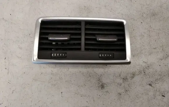 Audi Q7 4L Rear air vent grill 4L0819203K