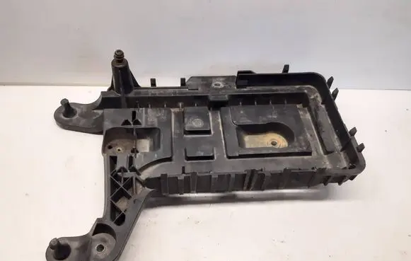 Volkswagen Touran I Battery box tray 1K0915333