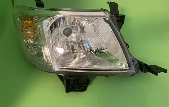Toyota Hilux (AN10, AN20, AN30) Headlight/headlamp 811100K440