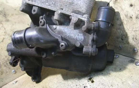 Renault Trafic I Oil filter mounting bracket 20DCI