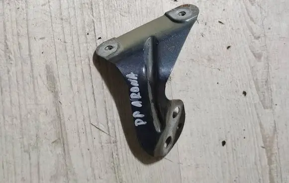 Seat Arona Fender mounting bracket 6F9821168A