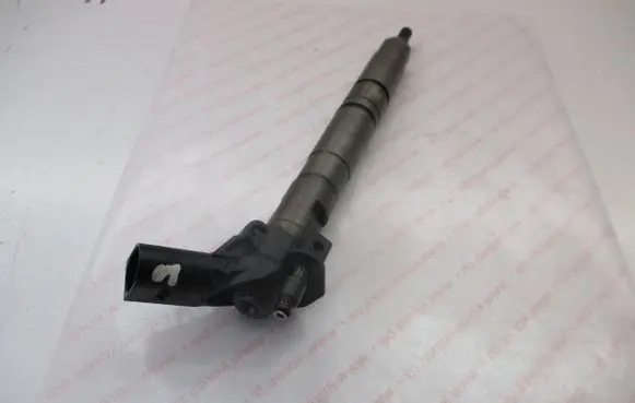 Audi Q7 4L Fuel injector 059130277AR 0445116015