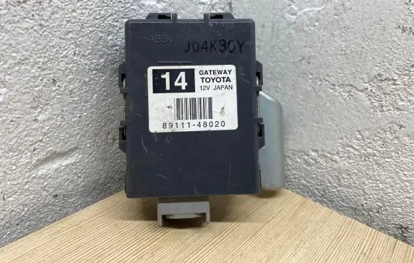Lexus RX 300 Gateway control module 8911148020 J04K30Y