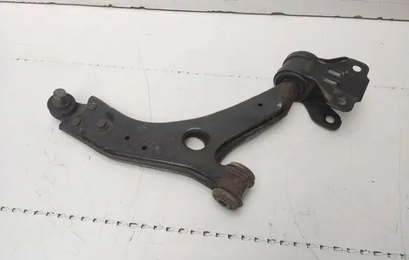 Ford Focus Front lower control arm/wishbone BV613C339AAA 1342442
