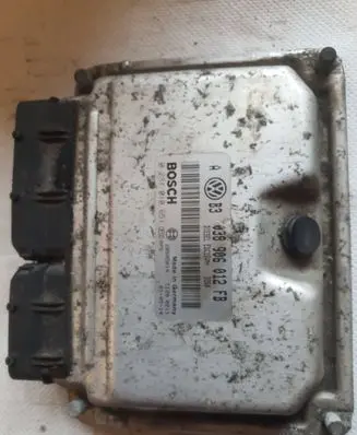 Volkswagen Golf IV Engine control unit/module 038906012FB 28SA5014 0281010651