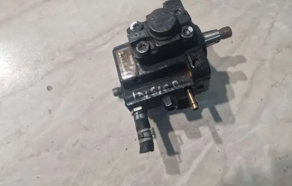 Opel Insignia A Fuel injection high pressure pump 55571005