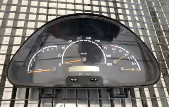 Mercedes-Benz Sprinter W901 W902 W903 W904 Speedometer (instrument cluster)