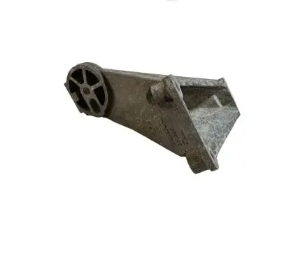 Volvo V70 Engine mounting bracket 9209961