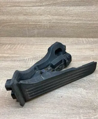 Volkswagen PASSAT B6 Accelerator throttle pedal 1K1723503AA 6PV010498