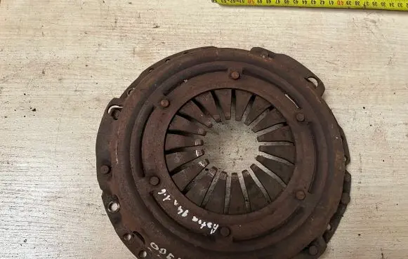 Opel Astra F Pressure plate 