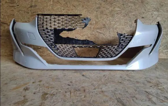 Peugeot 208 Front bumper