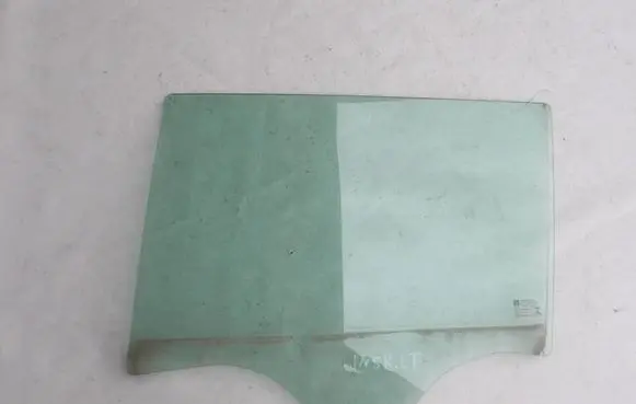 Rear door window glass