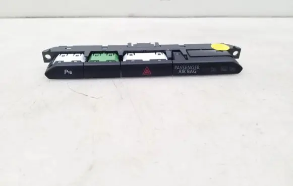 Volkswagen PASSAT B8 Hazard light switch 360927132A