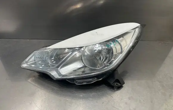 Citroen DS3 Headlight/headlamp 9677038280 04102012