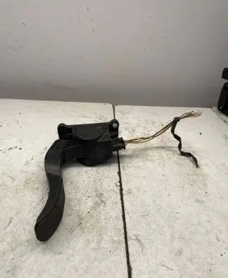 Mercedes-Benz Sprinter W906 Accelerator throttle pedal A9063000304 0280755025 ZGS009Q013
