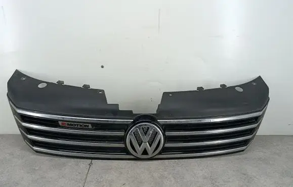 Volkswagen PASSAT B7 Front grill 3AA853653