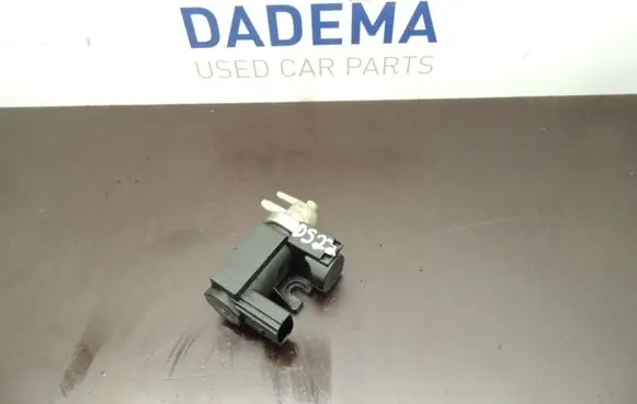 Audi A4 S4 B7 8E 8H Turbo solenoid valve 72290313 DS22