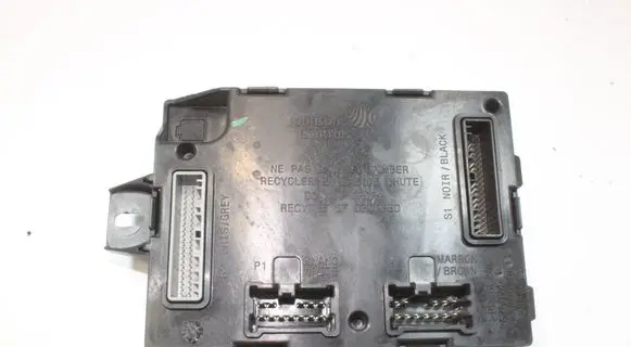 Renault Trafic III (X82) Central body control module 26759741