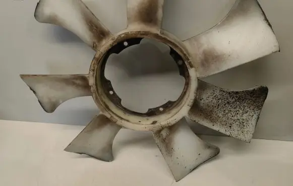 Nissan PickUp Fan impeller 