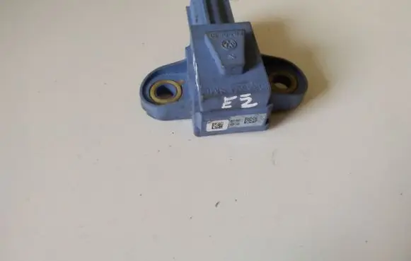 Volkswagen PASSAT B6 Airbag deployment crash/impact sensor 1K0955557A